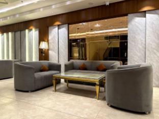 crown park luxury hotel