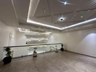 crown park luxury hotel