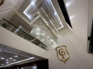 crown park luxury hotel