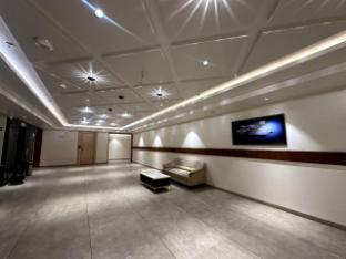 crown park luxury hotel