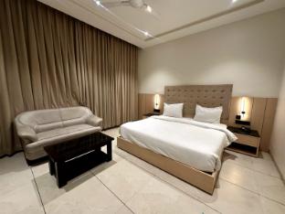 crown park luxury hotel