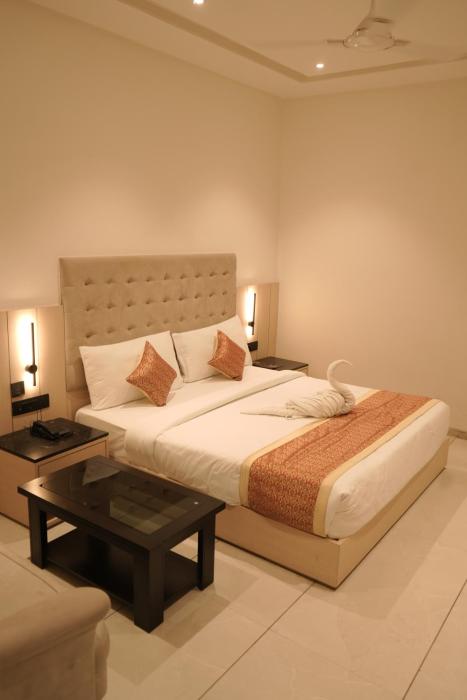 crown park luxury hotel