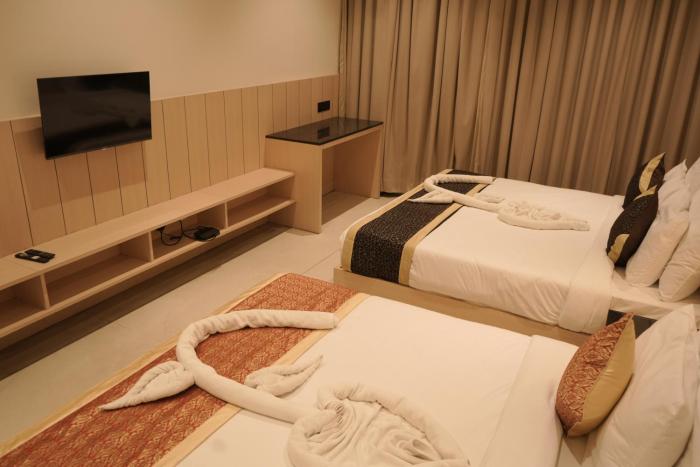 crown park luxury hotel