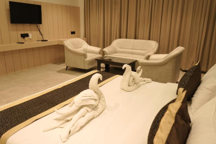 crown park luxury hotel