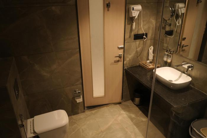 crown park luxury hotel