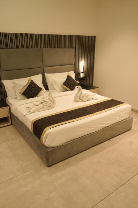 crown park luxury hotel