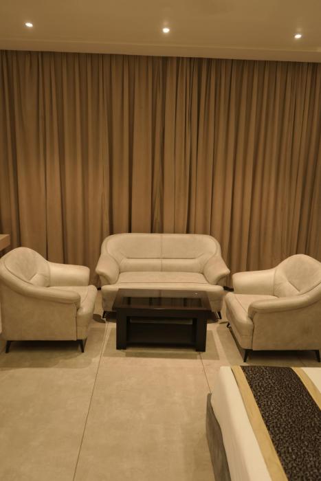 crown park luxury hotel