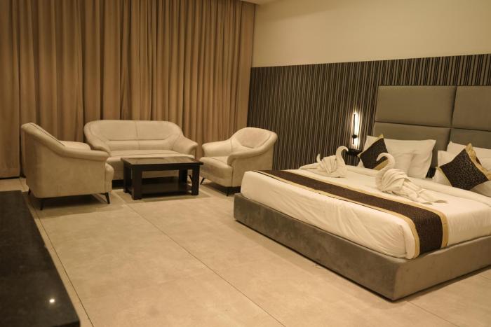 crown park luxury hotel