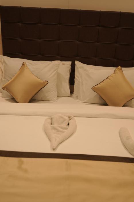 crown park luxury hotel