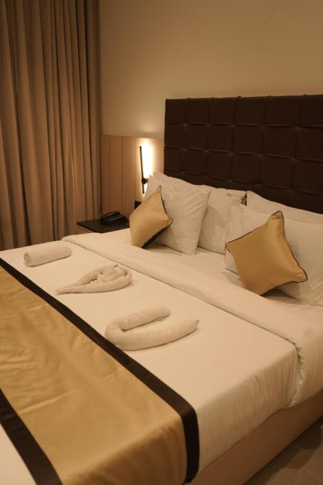 crown park luxury hotel