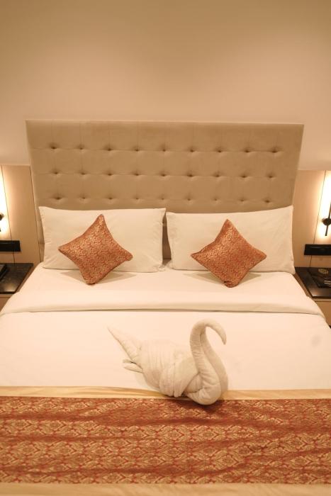 crown park luxury hotel