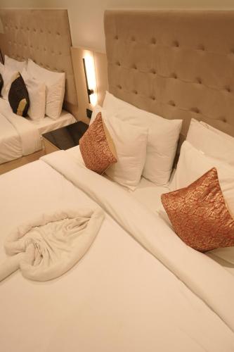 crown park luxury hotel