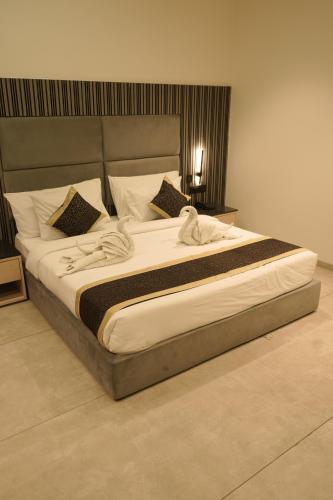 crown park luxury hotel