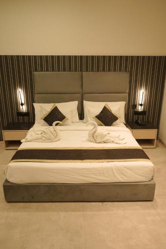 crown park luxury hotel