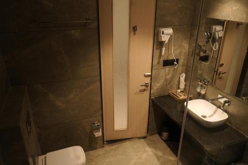 crown park luxury hotel