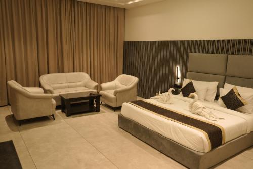 crown park luxury hotel