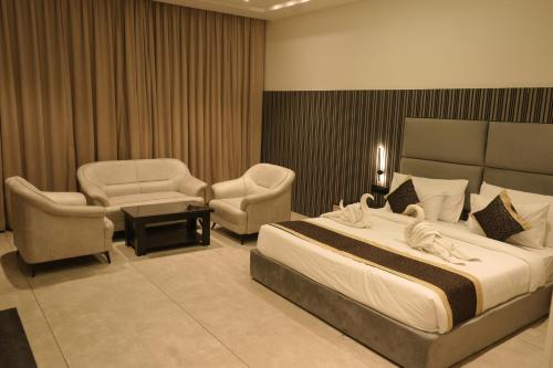 crown park luxury hotel