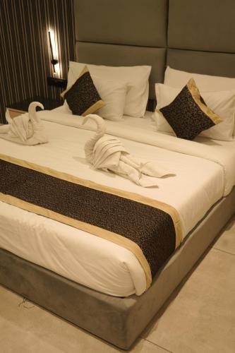 crown park luxury hotel