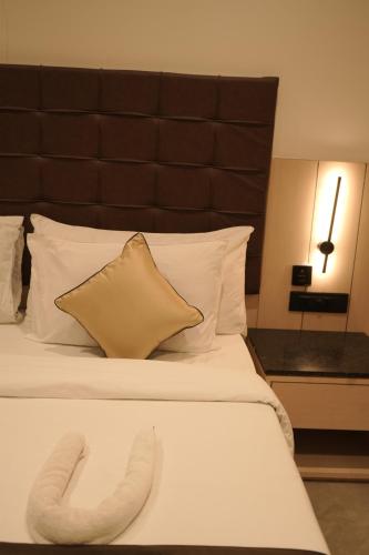 crown park luxury hotel