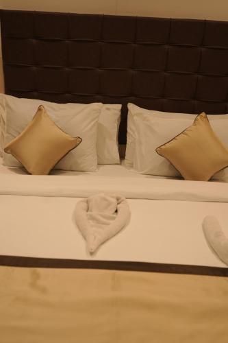 crown park luxury hotel