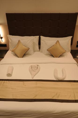 crown park luxury hotel