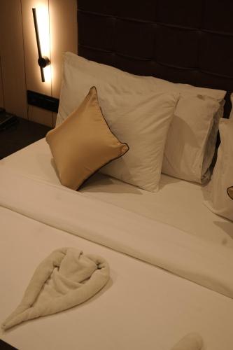 crown park luxury hotel