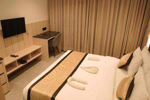 crown park luxury hotel