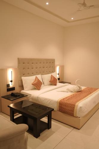 crown park luxury hotel