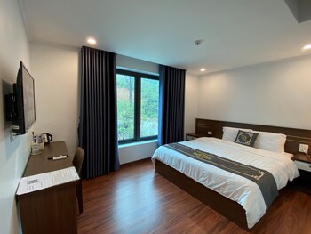 apricot garden hotel