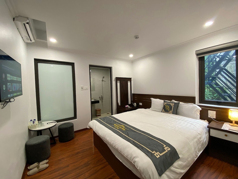 apricot garden hotel