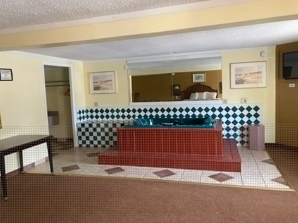 rodeway inn and suites