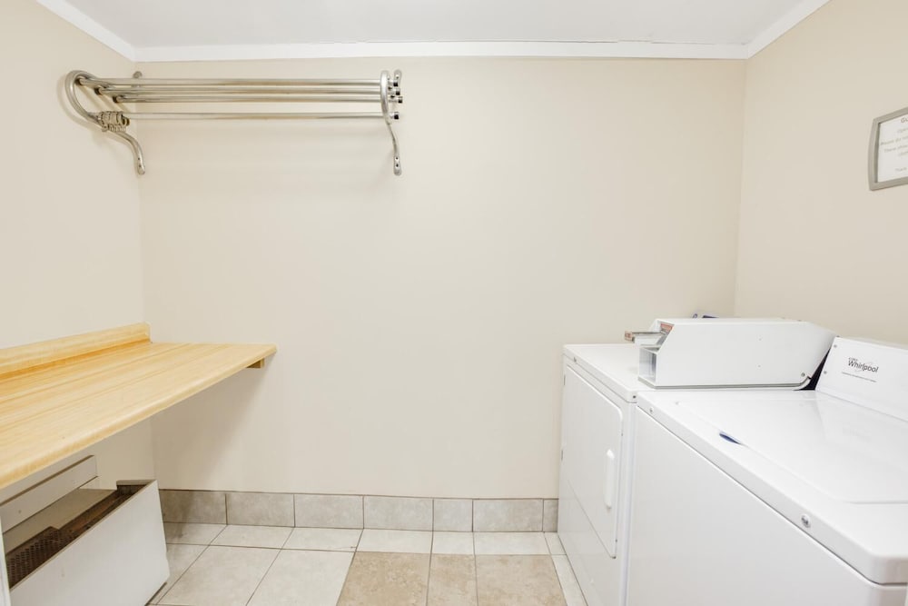 rodeway inn and suites