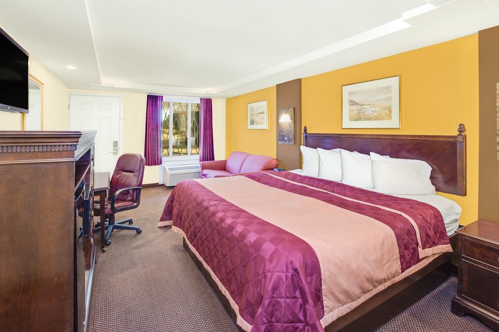 rodeway inn and suites