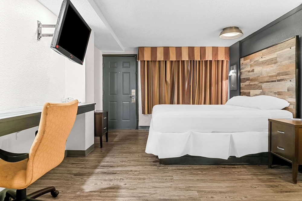 rodeway inn and suites