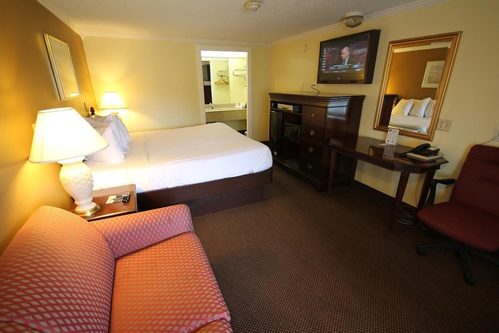 rodeway inn and suites
