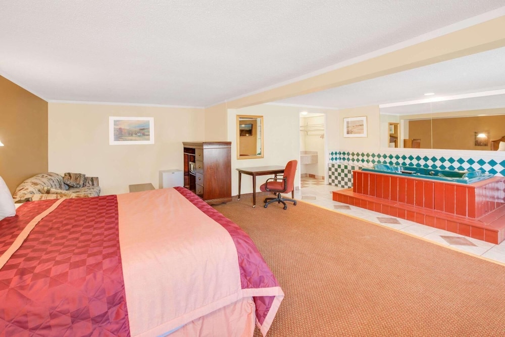 rodeway inn and suites