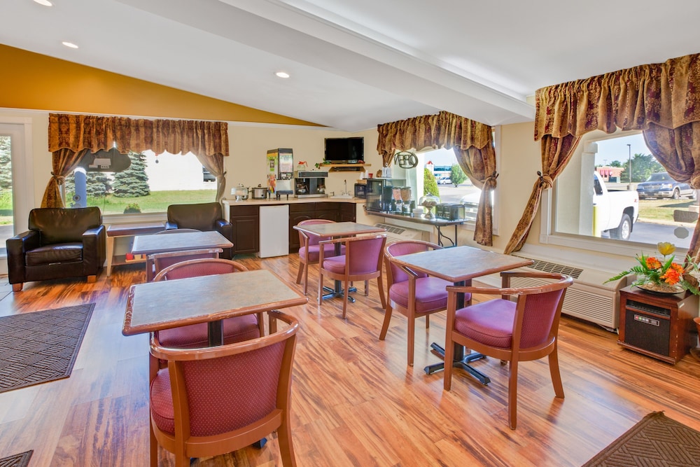 rodeway inn and suites