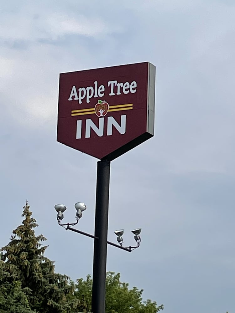 rodeway inn and suites