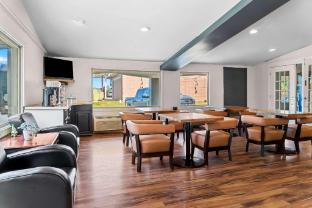 rodeway inn and suites