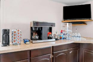 rodeway inn and suites
