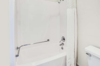 Rodeway Inn & Suites,,2 star