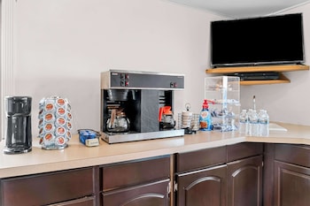 rodeway inn and suites