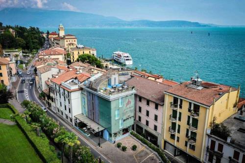 hotel atelier gardone riviera and beach
