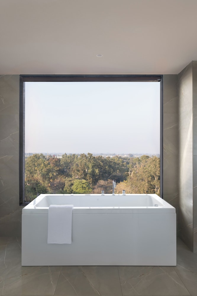 mercure chandigarh tribune chowk