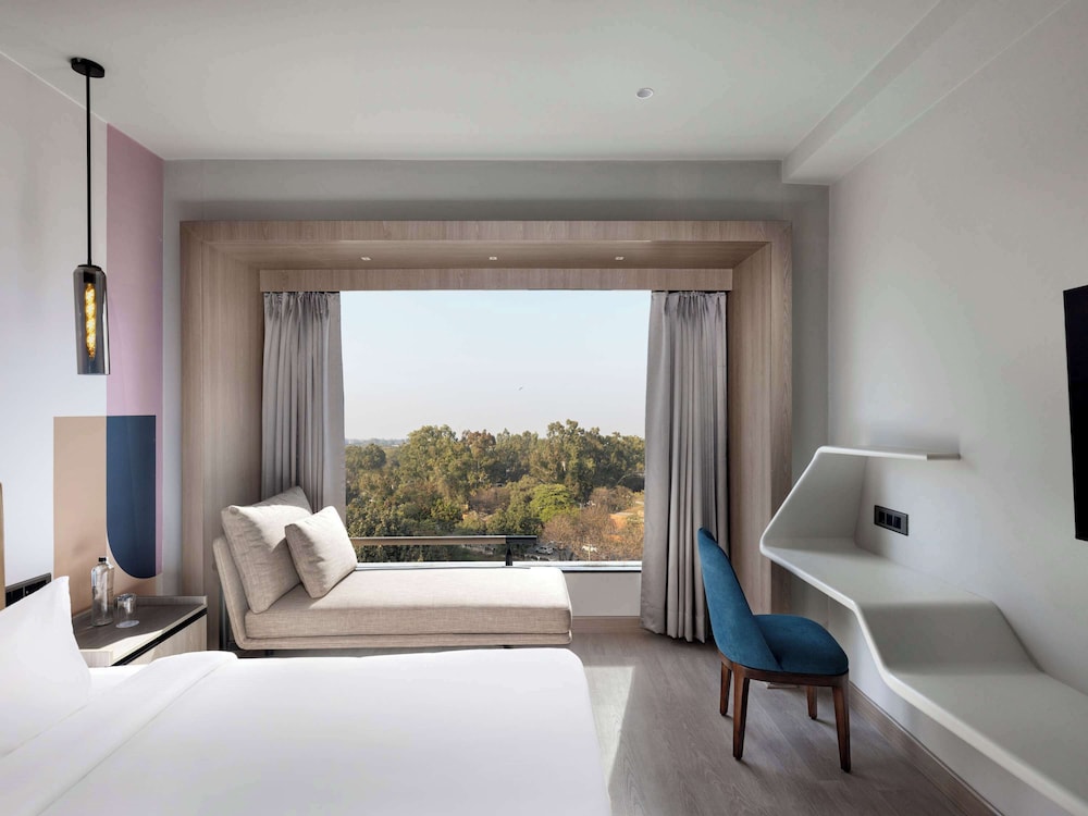 mercure chandigarh tribune chowk