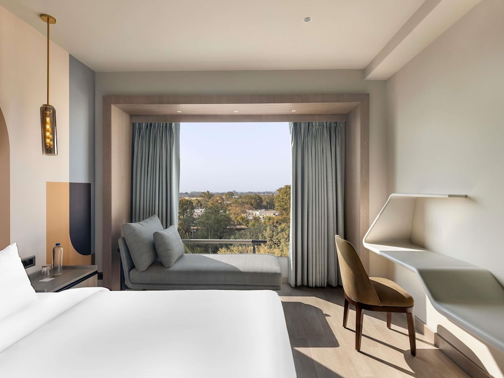 mercure chandigarh tribune chowk