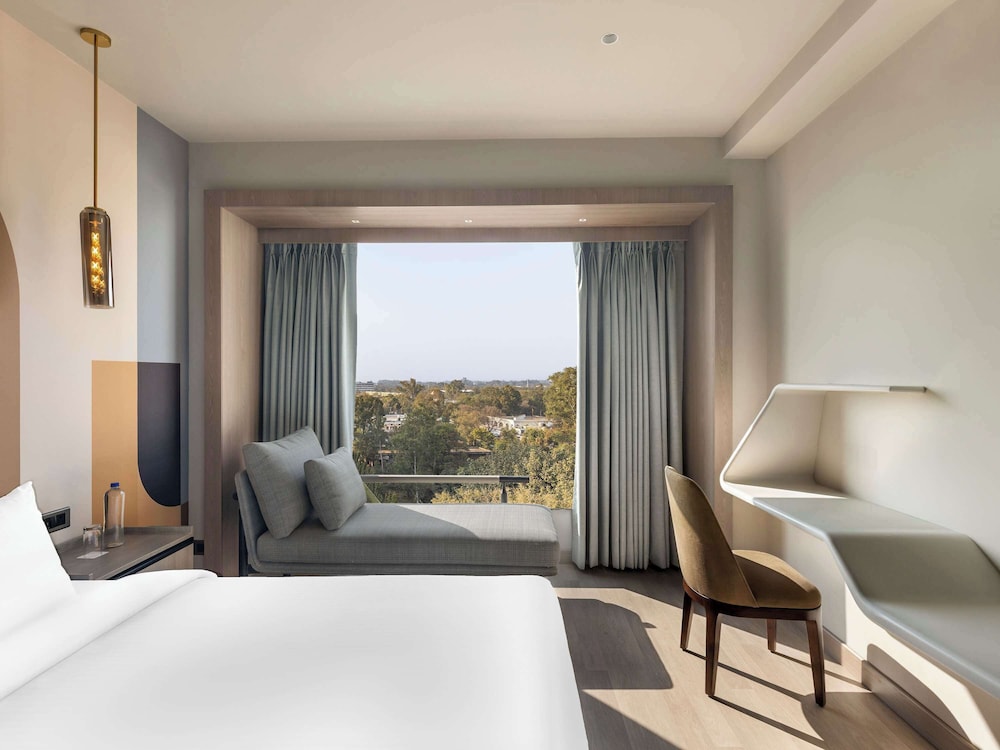 mercure chandigarh tribune chowk