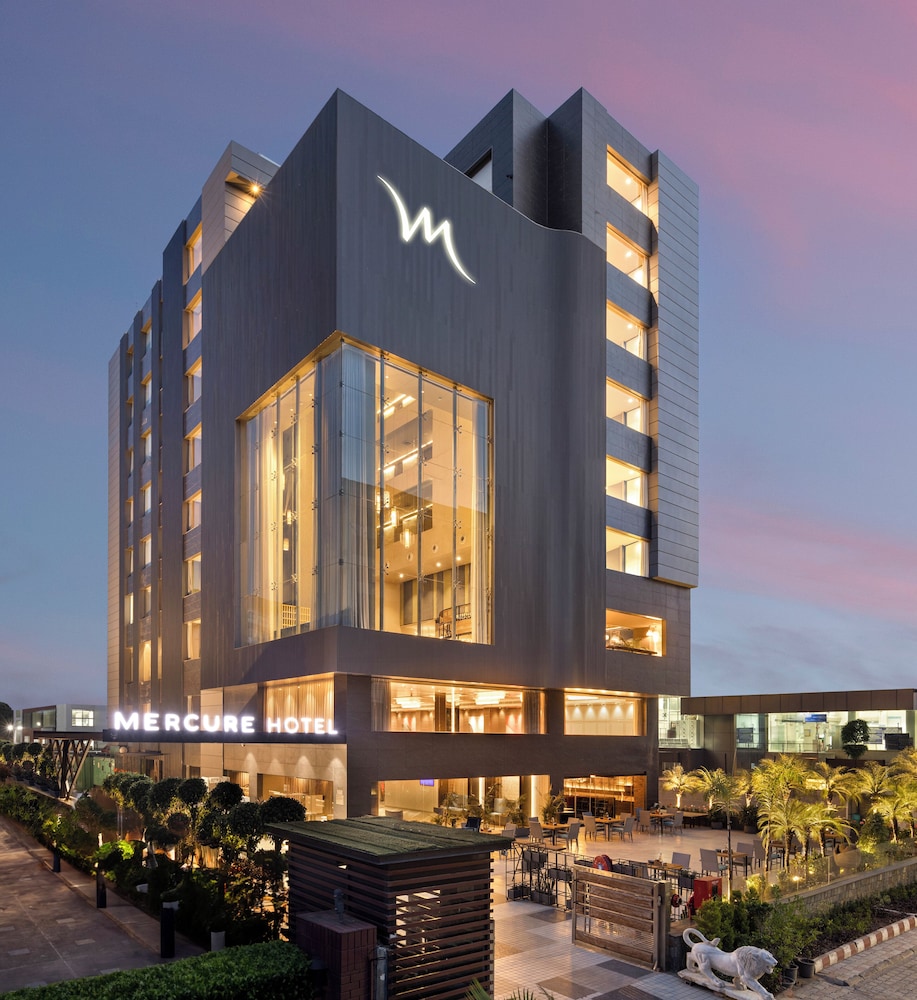 mercure chandigarh tribune chowk