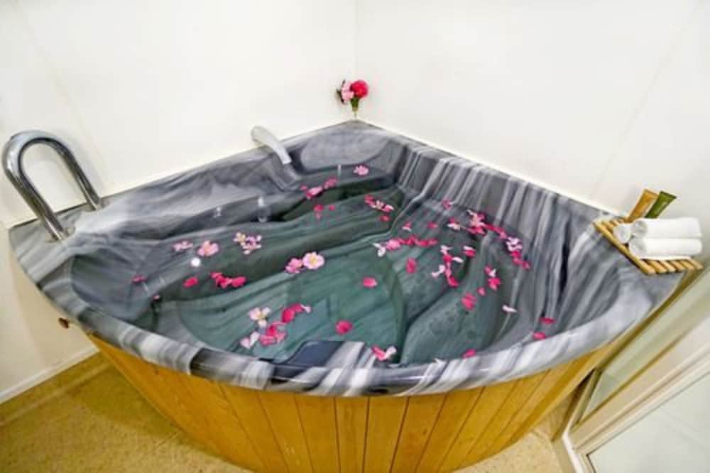 ashwood manor motor lodge