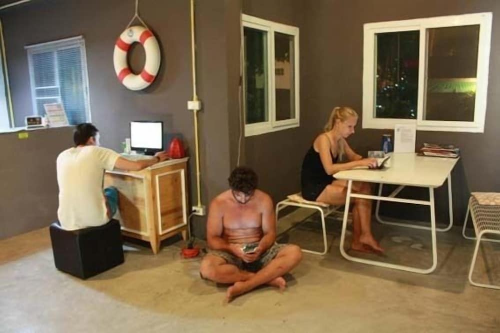 monkey samui hostel